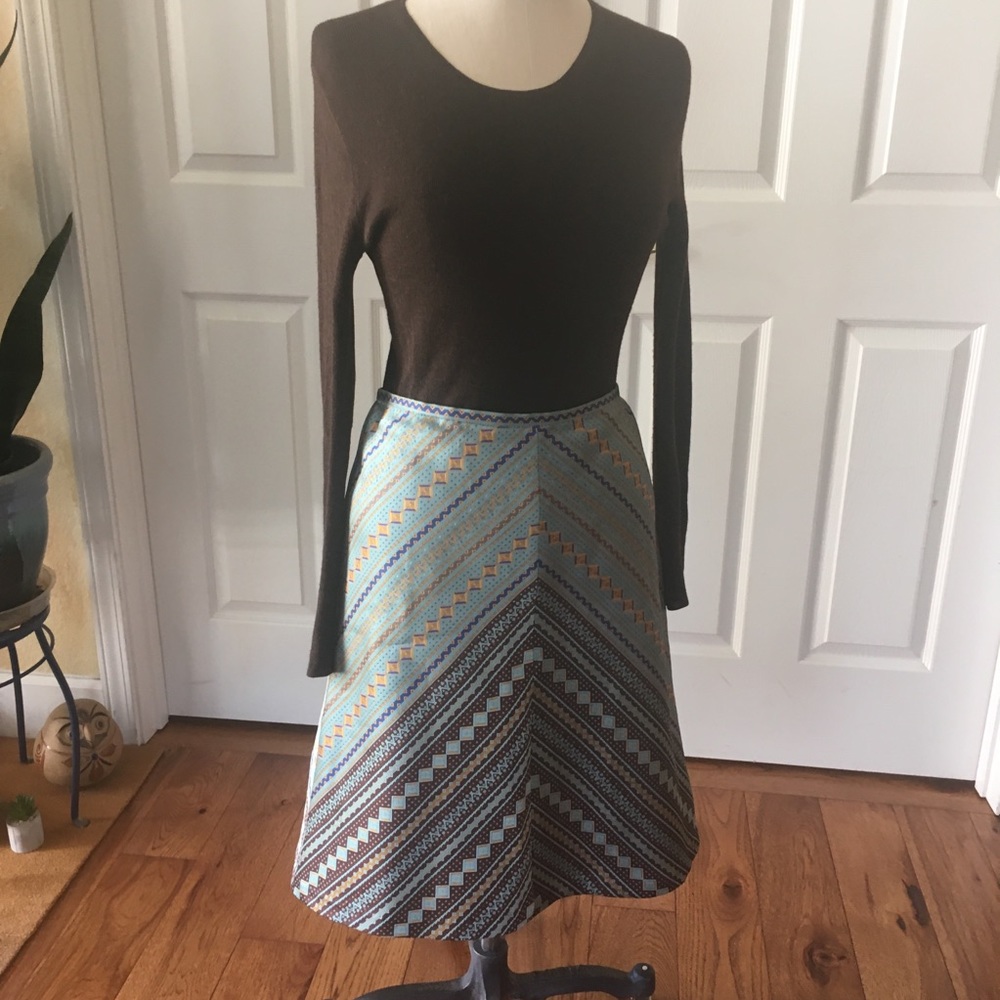Max Studio Specialty Products A-line skirt size 4